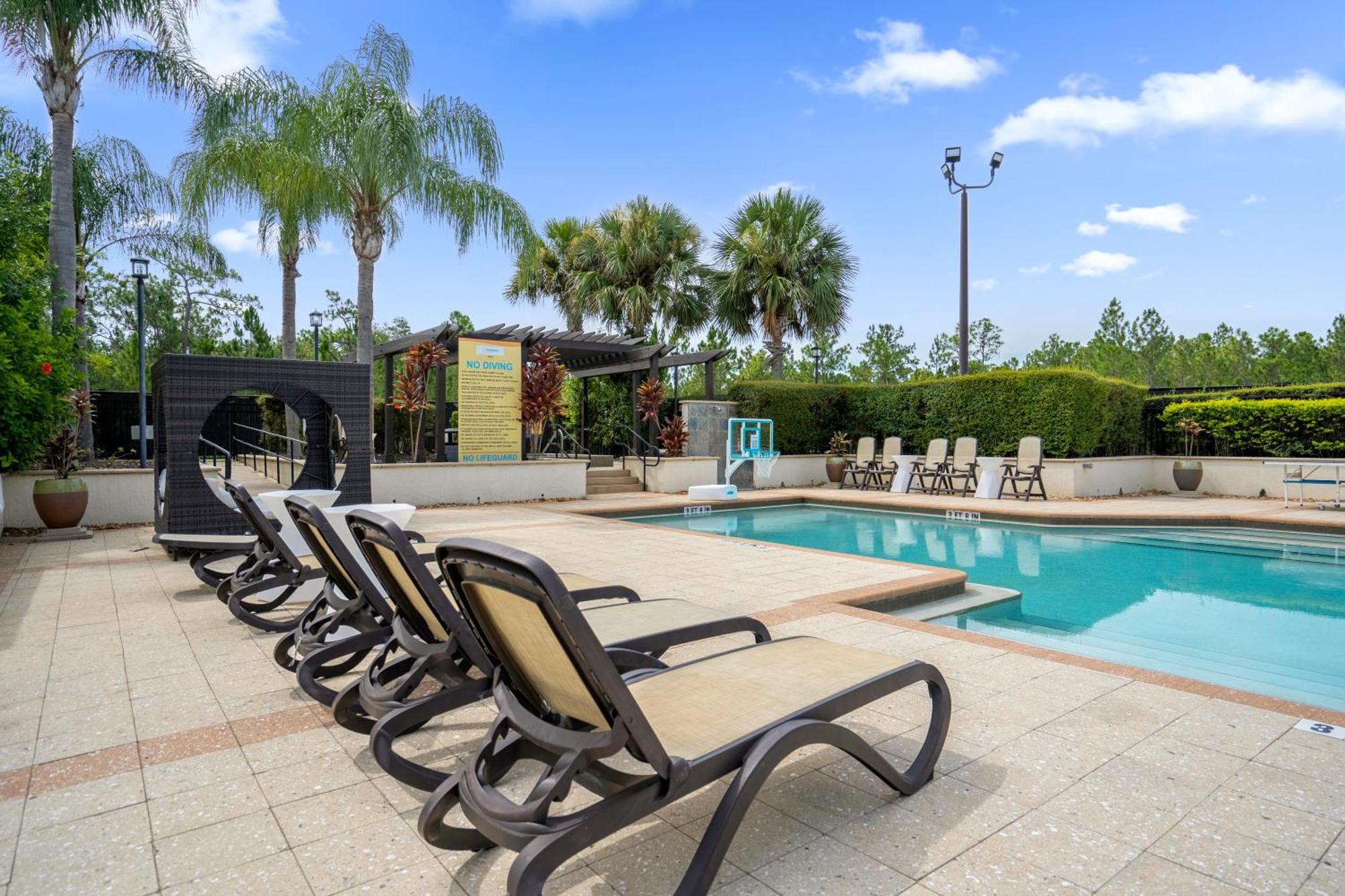 Super Lux 4Br Townhouse - 1 Mile From Disney World- Resort Pool & Jacuzzi , Gym, With Enchanted Garden Orlando Exterior photo